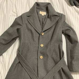 Smoke free and pet free household. Wore twice!